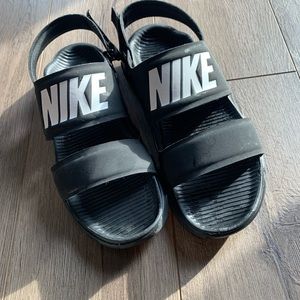 Nike Women’s Sandal NEVER WORN